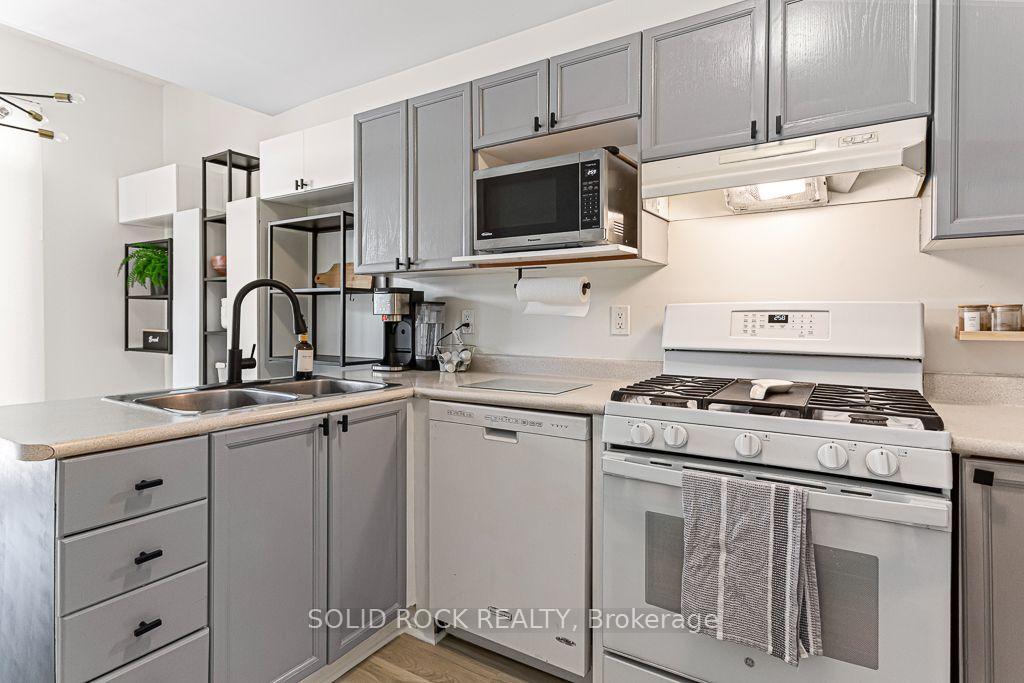Photo 12 of 49 Longshire Circle, Ottawa, Barrhaven - Longfields — HOMEH