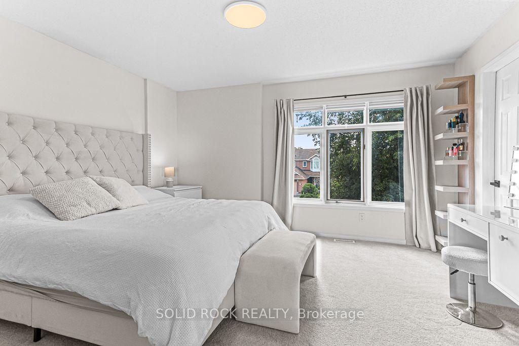 Photo 18 of 49 Longshire Circle, Ottawa, Barrhaven - Longfields — HOMEH