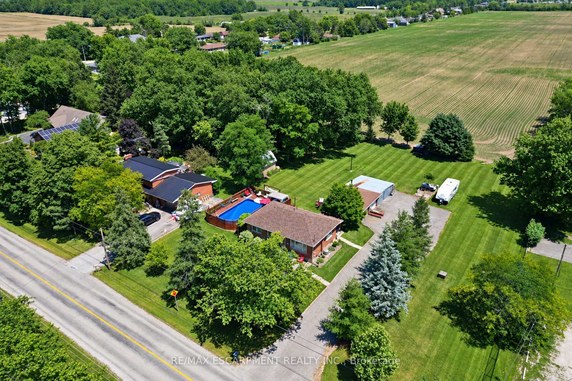 Photo 2 of 1065 Woodburn Road, Hamilton, Woodburn — HOMEH