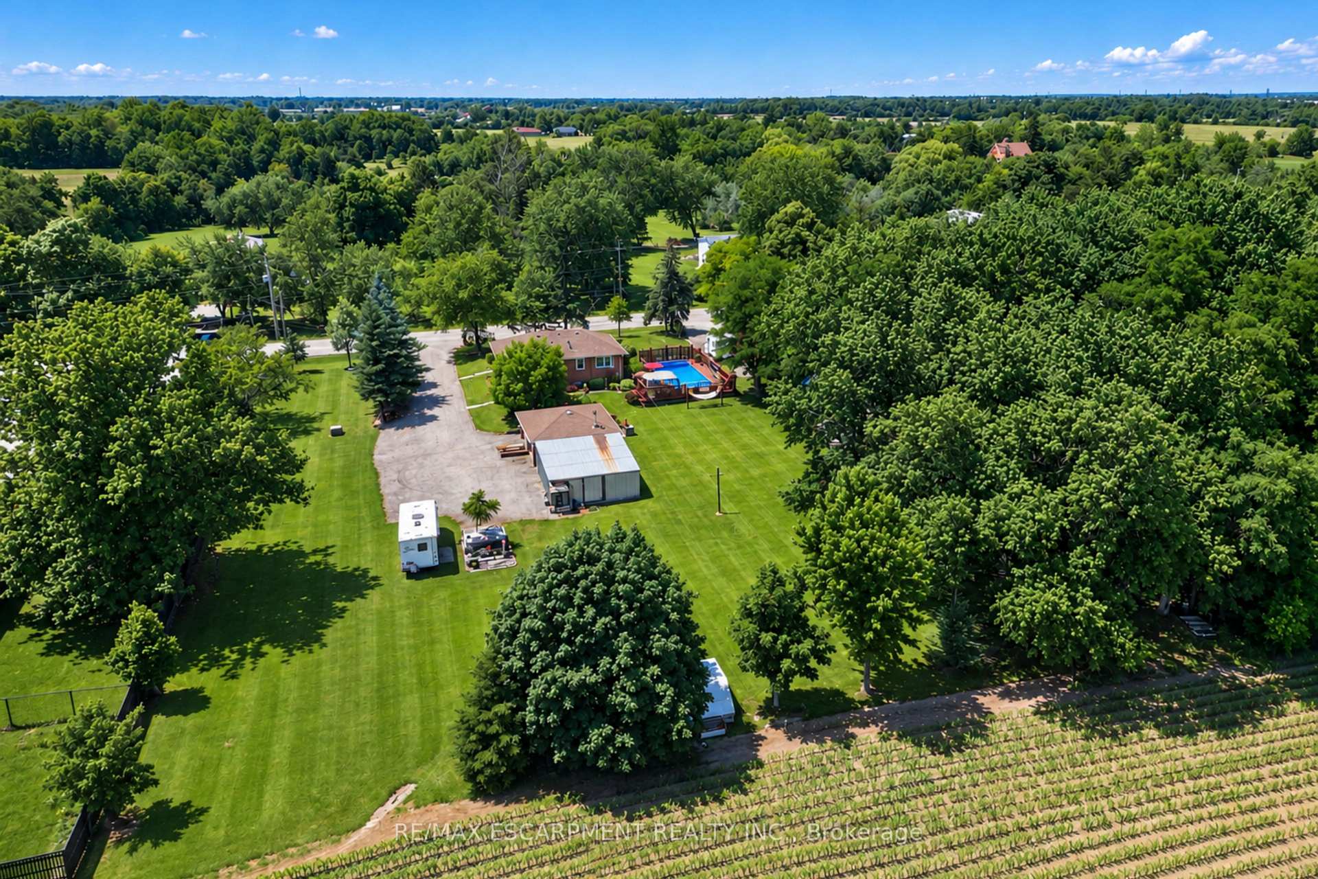 Photo 3 of 1065 Woodburn Road, Hamilton, Woodburn — HOMEH