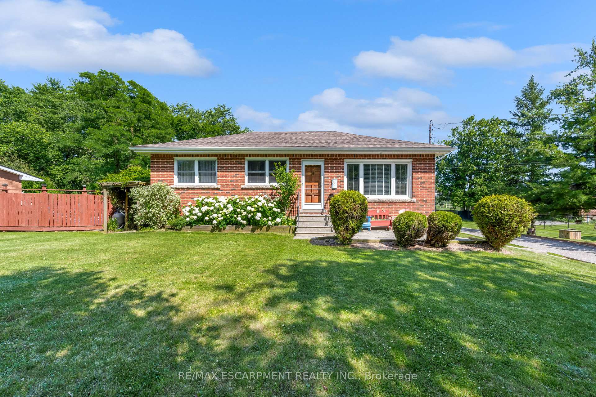 Photo 5 of 1065 Woodburn Road, Hamilton, Woodburn — HOMEH
