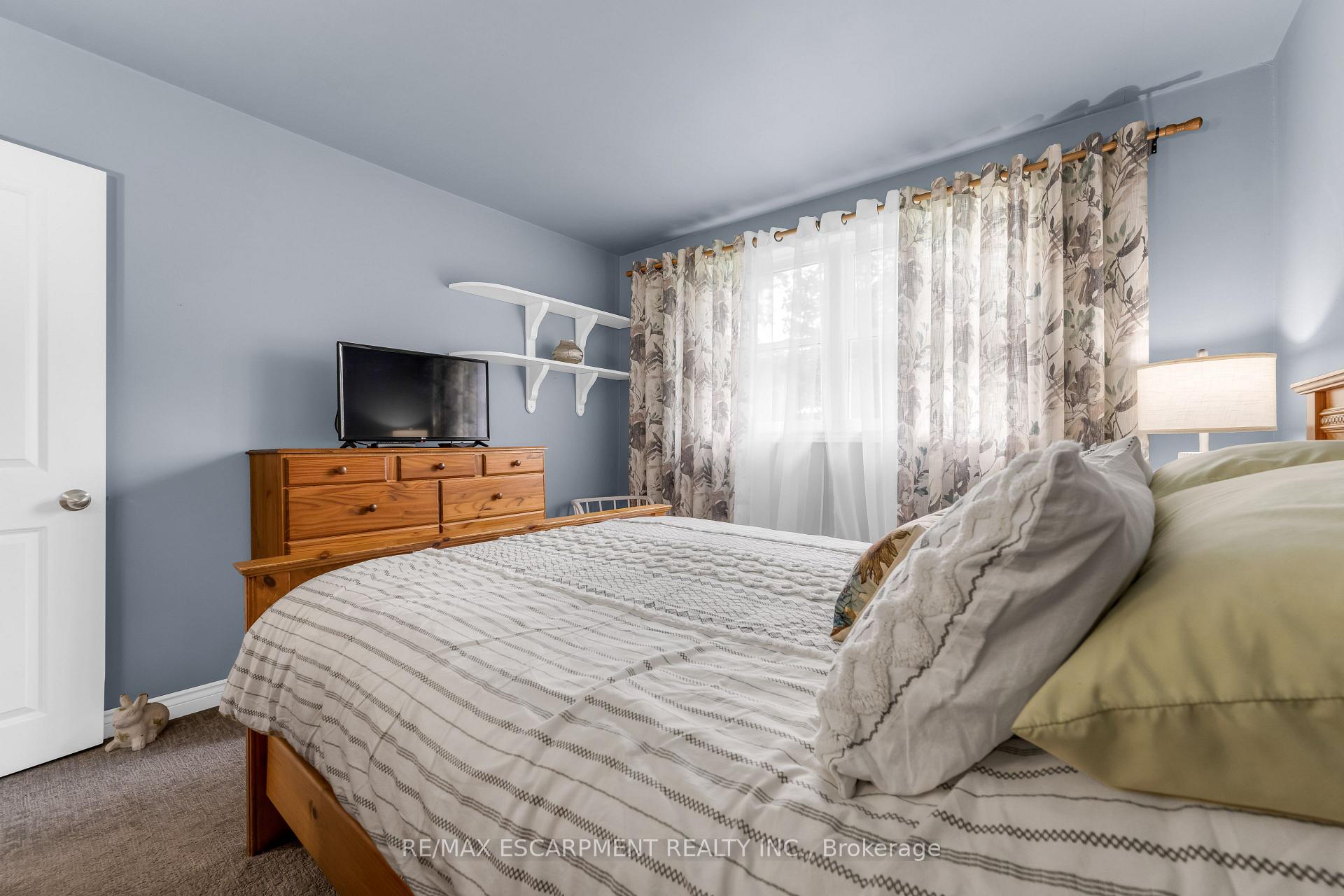 Photo 16 of 1065 Woodburn Road, Hamilton, Woodburn — HOMEH