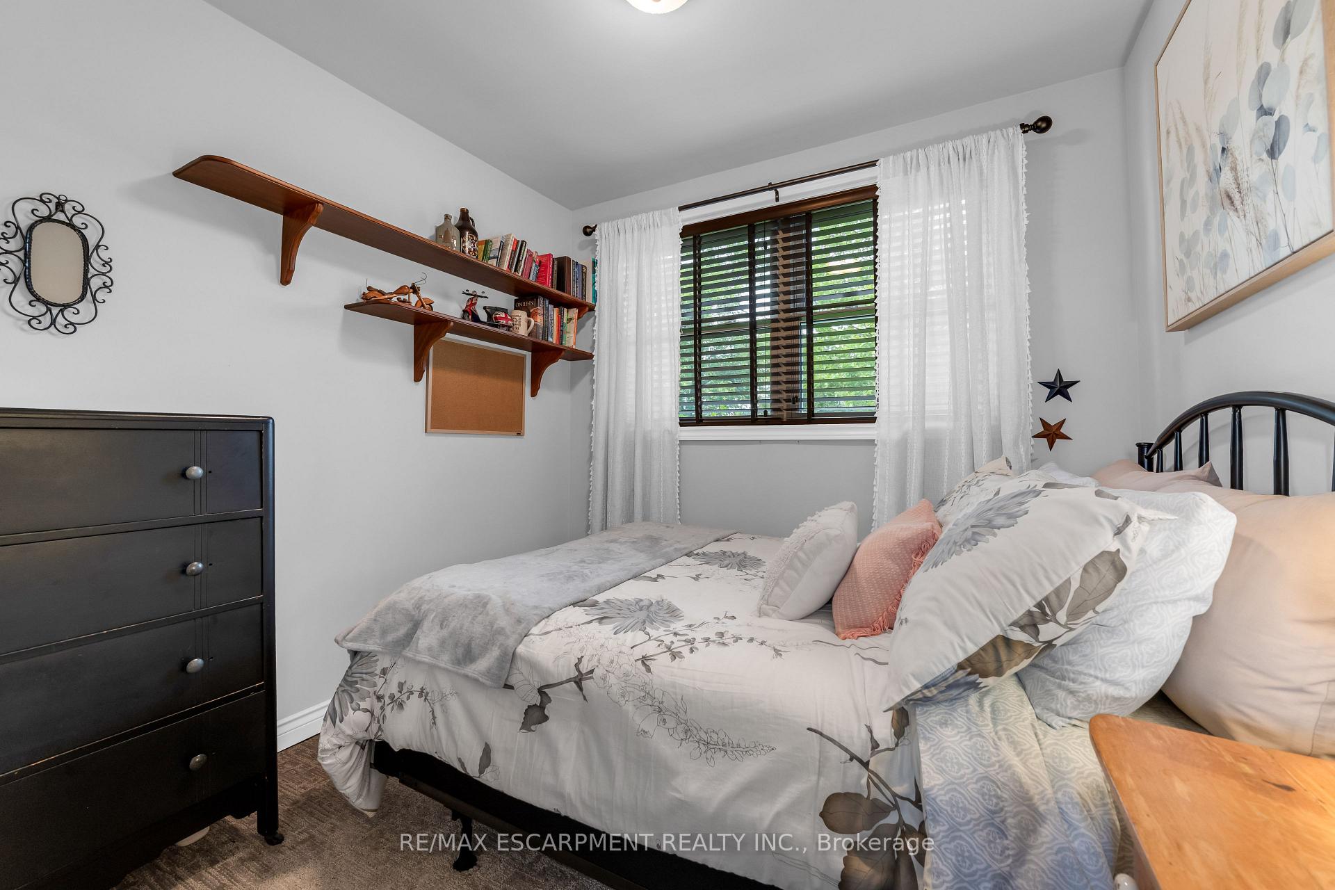 Photo 18 of 1065 Woodburn Road, Hamilton, Woodburn — HOMEH