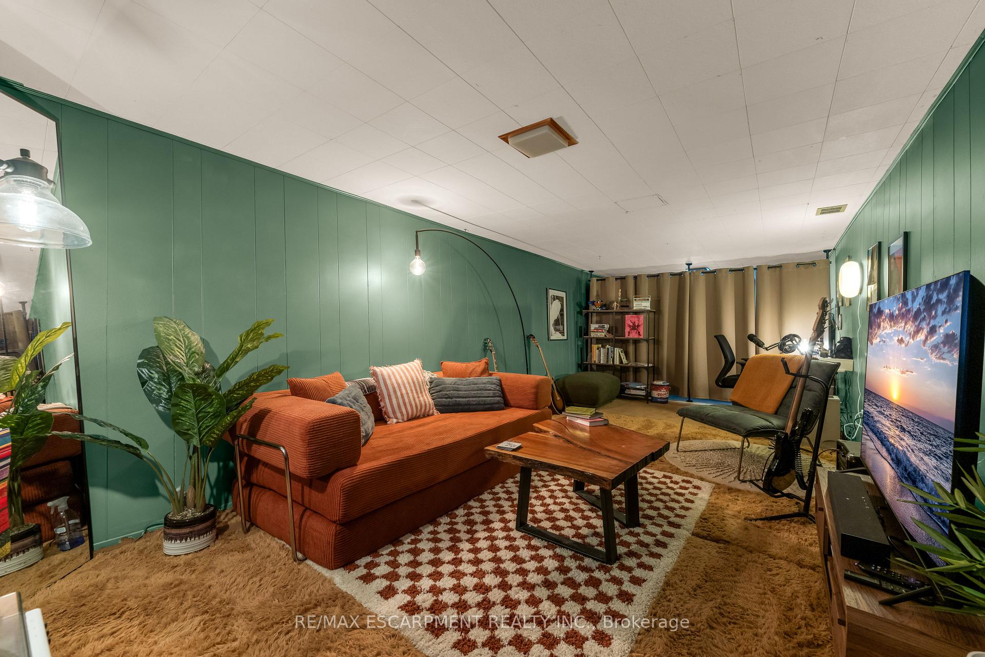 Photo 23 of 1065 Woodburn Road, Hamilton, Woodburn — HOMEH