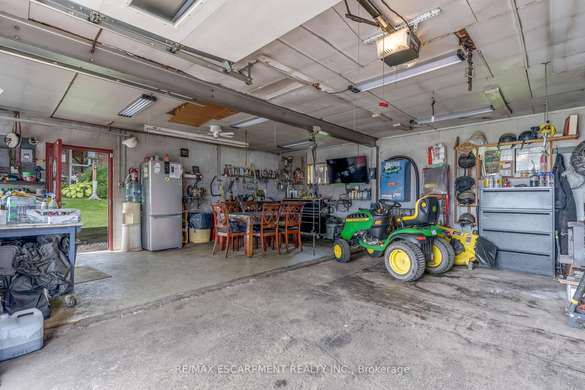 Photo 30 of 1065 Woodburn Road, Hamilton, Woodburn — HOMEH