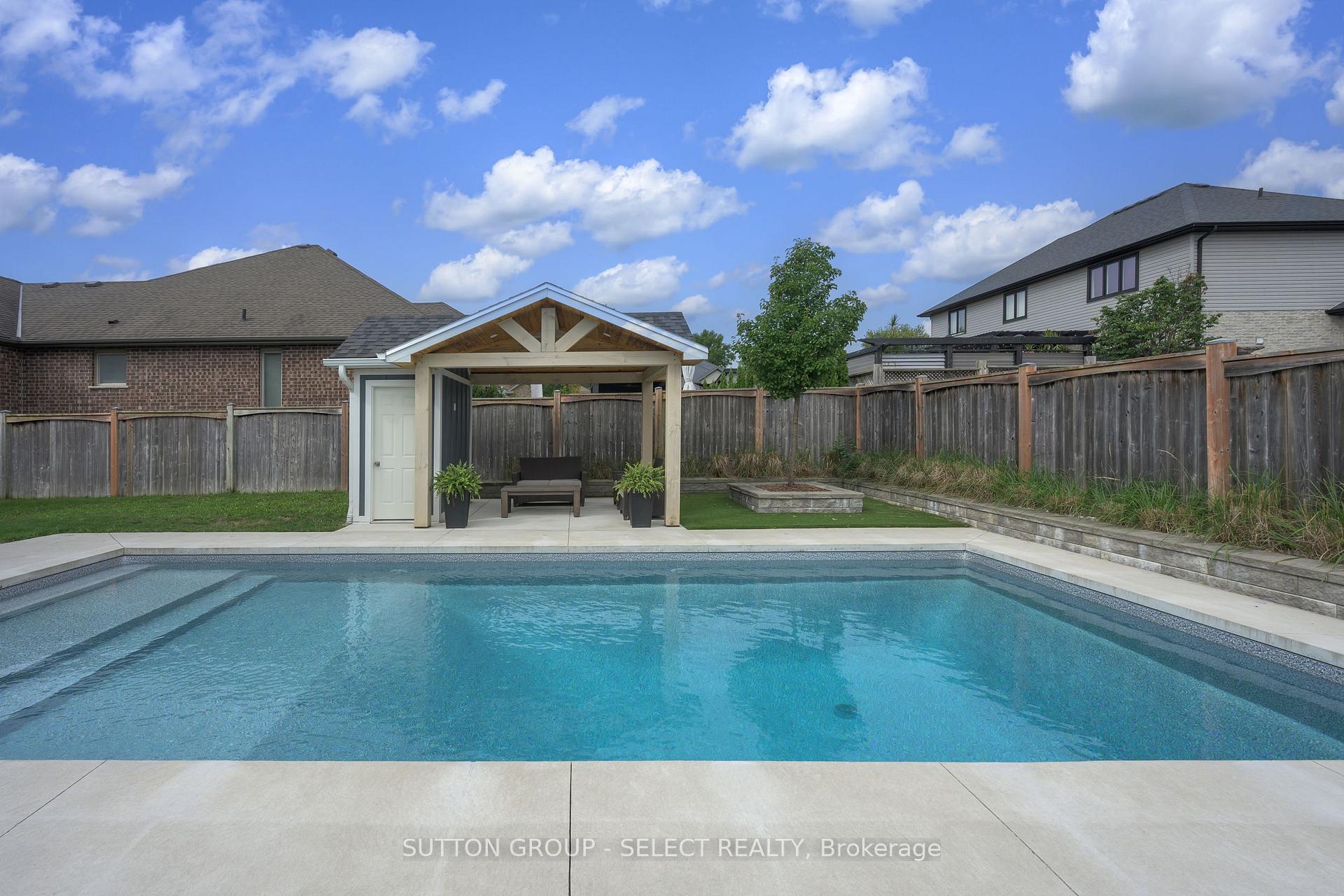 Photo 2 of 68 Blue Heron Drive, Middlesex Centre, Ilderton — HOMEH