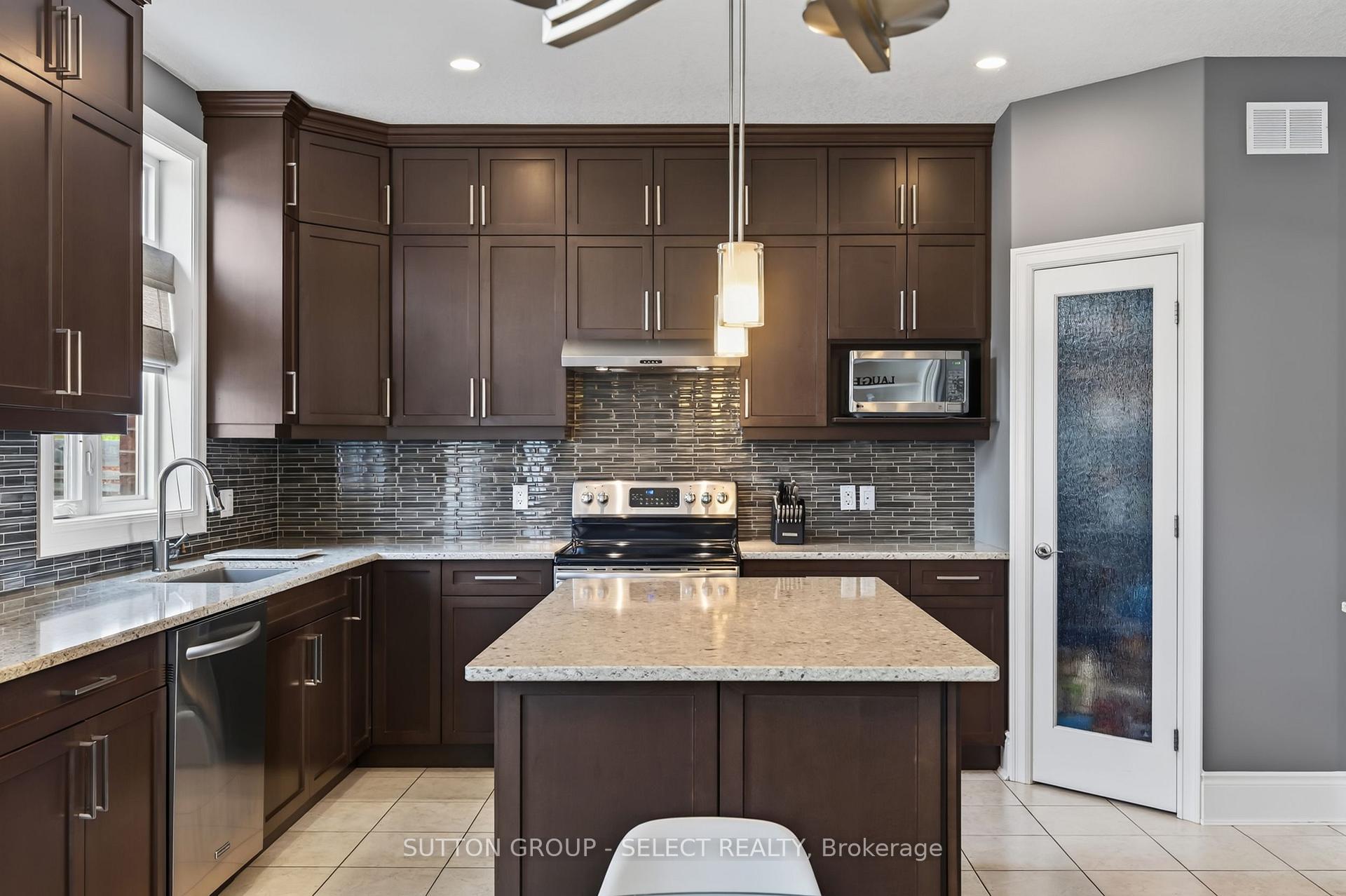 Photo 12 of 68 Blue Heron Drive, Middlesex Centre, Ilderton — HOMEH
