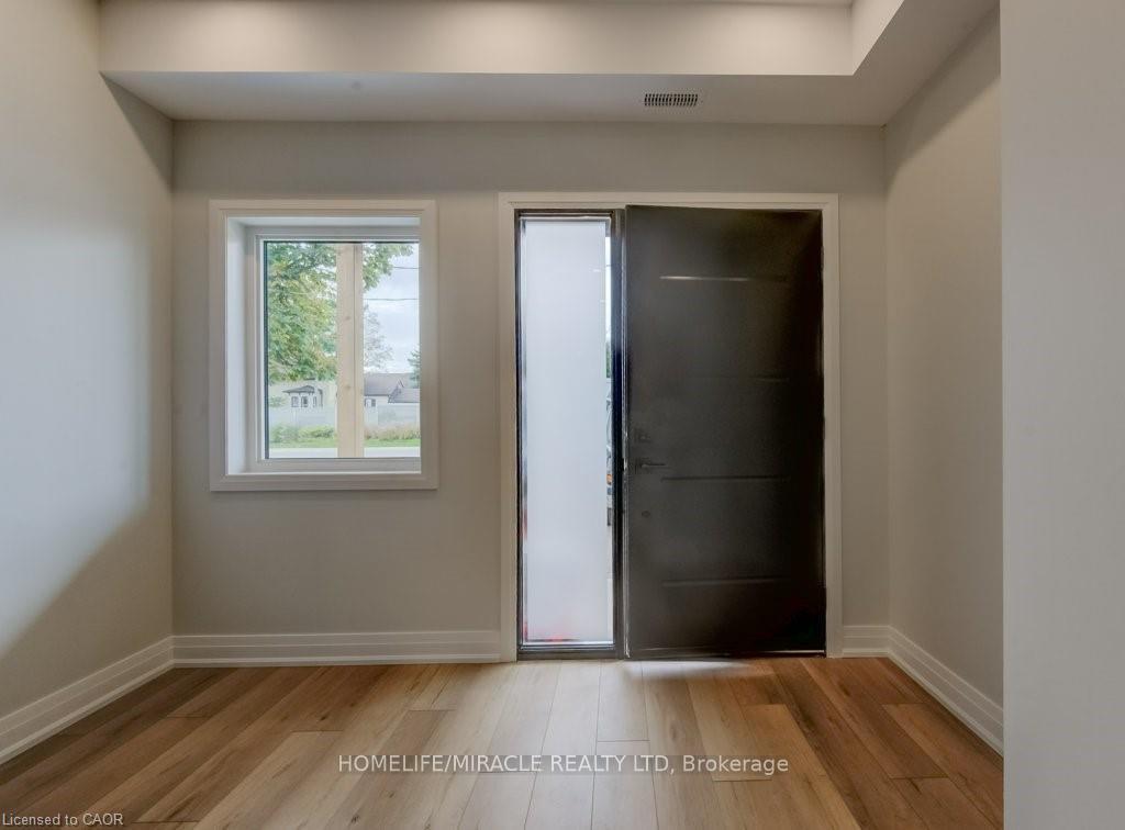 Photo 3 of Unit 2-Lower, 160 Weber Street W, Kitchener, Mount Hope Huron Park — HOMEH