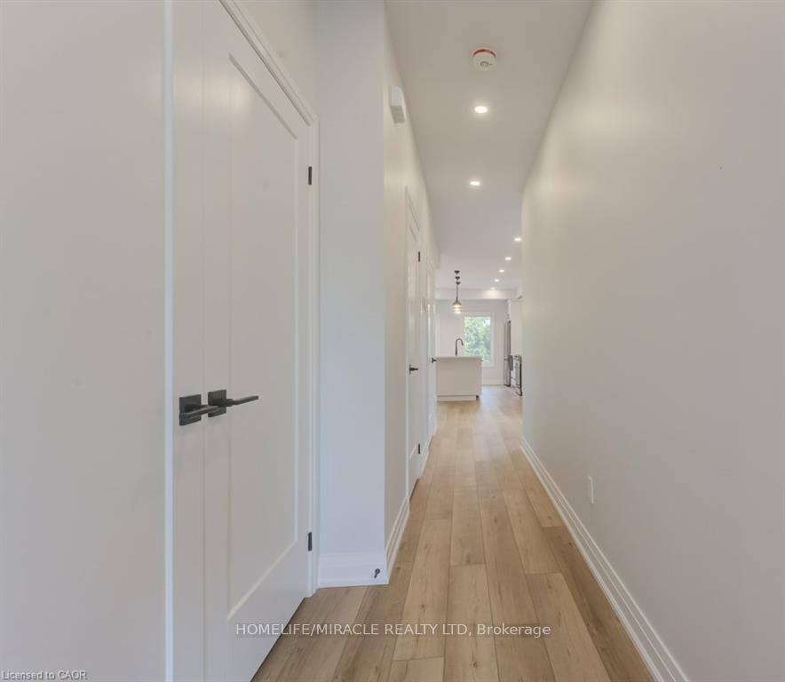 Photo 5 of Unit 2-Lower, 160 Weber Street W, Kitchener, Mount Hope Huron Park — HOMEH