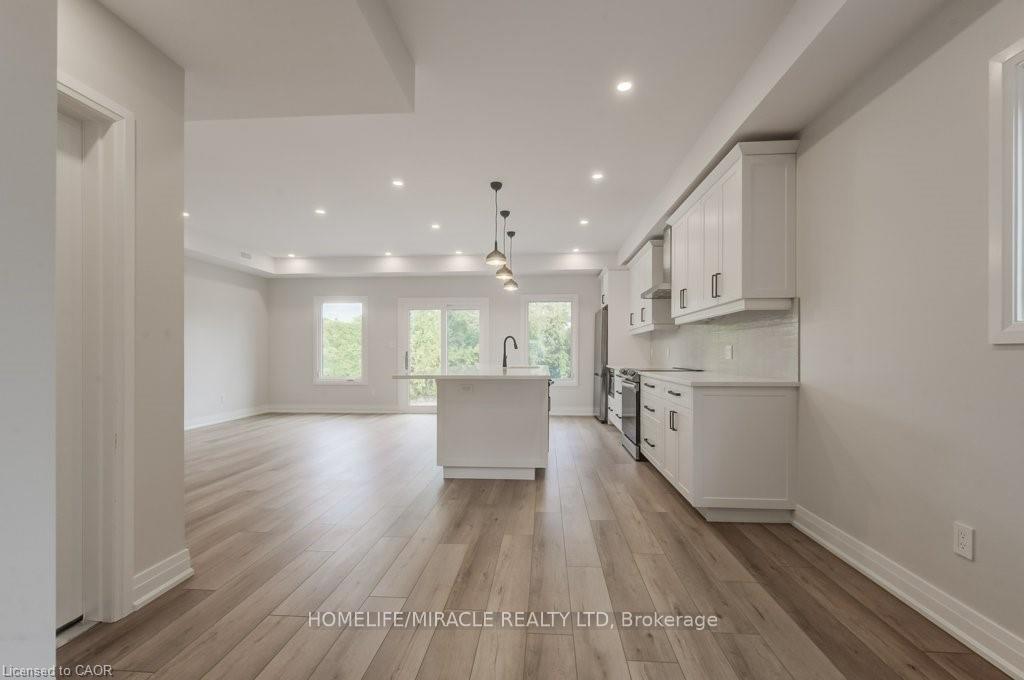 Photo 7 of Unit 2-Lower, 160 Weber Street W, Kitchener, Mount Hope Huron Park — HOMEH