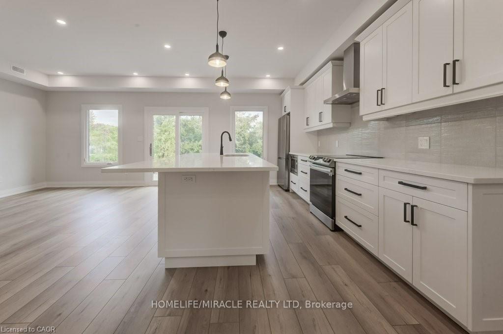 Photo 9 of Unit 2-Lower, 160 Weber Street W, Kitchener, Mount Hope Huron Park — HOMEH