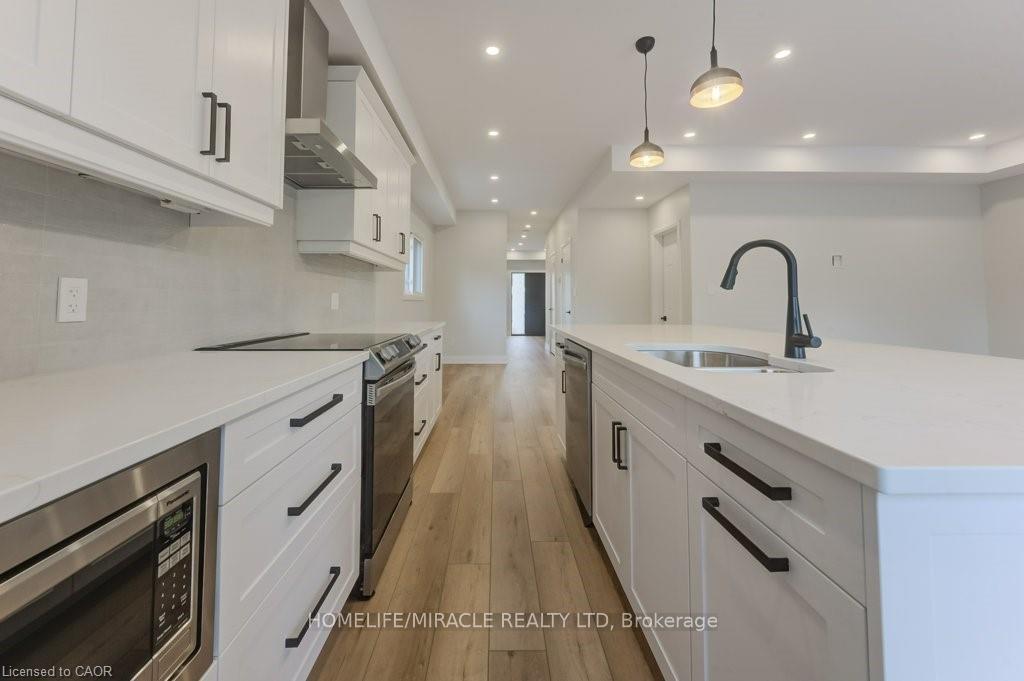 Photo 13 of Unit 2-Lower, 160 Weber Street W, Kitchener, Mount Hope Huron Park — HOMEH