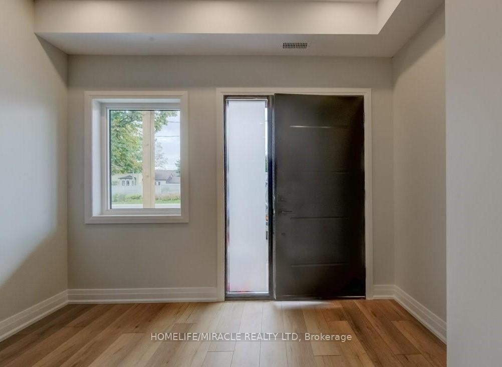 Photo 4 of Unit 2-Lower, 160 Weber Street W, Kitchener, Mount Hope Huron Park — HOMEH