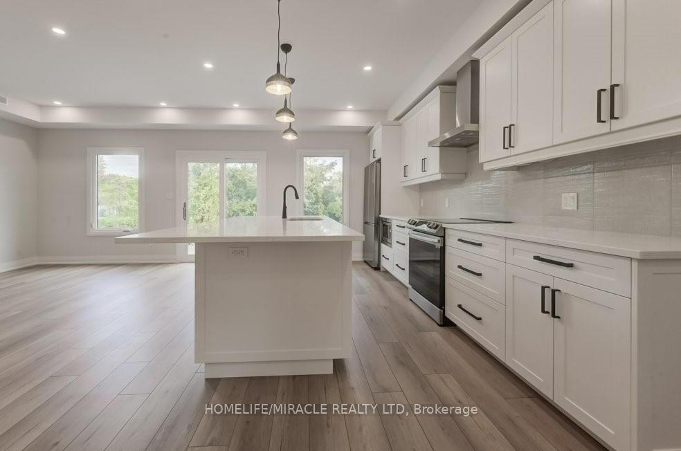 Photo 10 of Unit 2-Lower, 160 Weber Street W, Kitchener, Mount Hope Huron Park — HOMEH