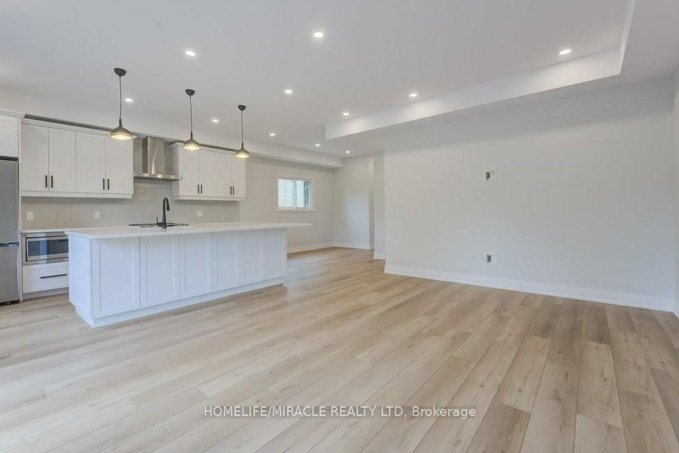 Photo 18 of Unit 2-Lower, 160 Weber Street W, Kitchener, Mount Hope Huron Park — HOMEH