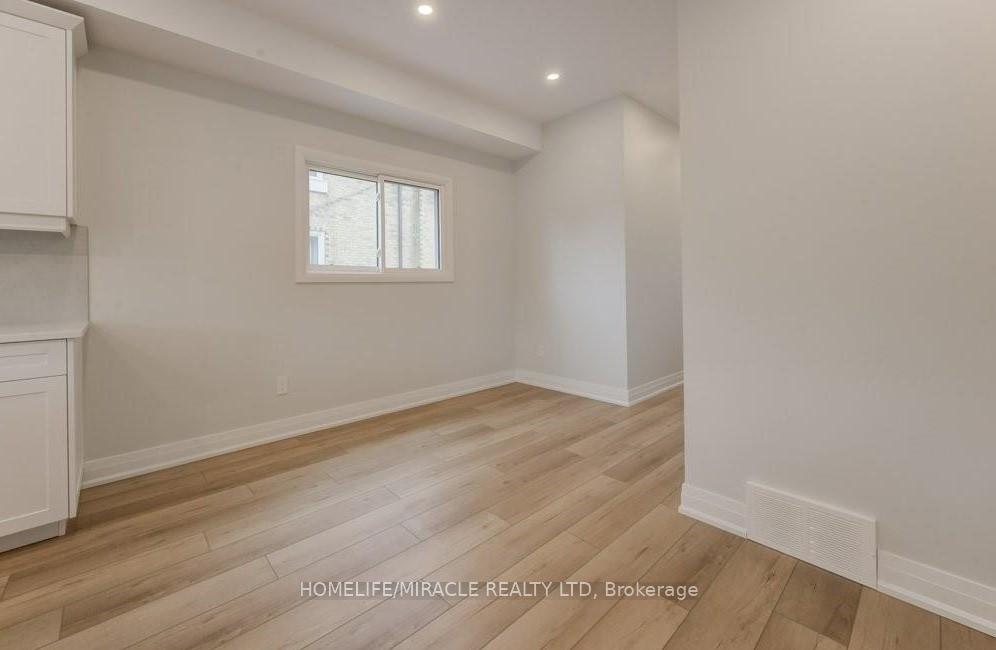 Photo 20 of Unit 2-Lower, 160 Weber Street W, Kitchener, Mount Hope Huron Park — HOMEH