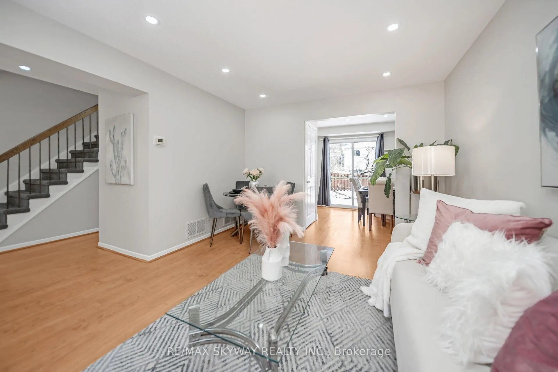 Photo 8 of 50 Festoon Place, Brampton, Southgate — HOMEH