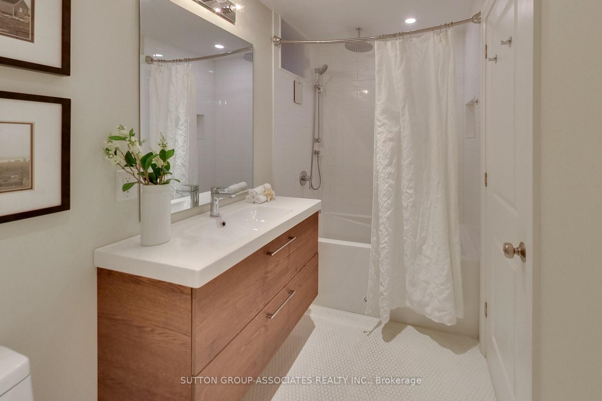 Photo 16 of 267 Lauder Avenue, Toronto, Oakwood Village — HOMEH