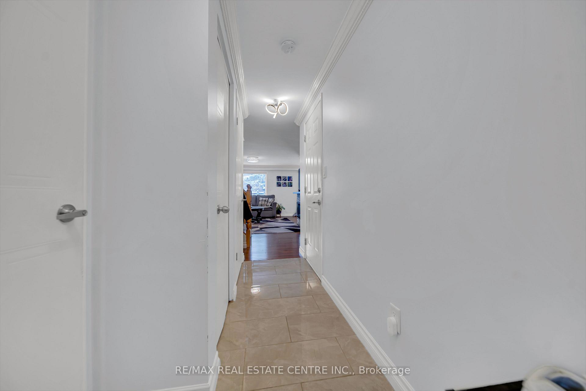 Photo 4 of 255 Prosperity Drive, Kitchener, Larentian West — HOMEH