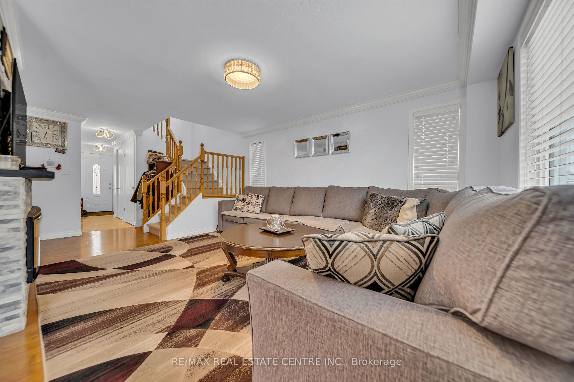 Photo 8 of 255 Prosperity Drive, Kitchener, Larentian West — HOMEH