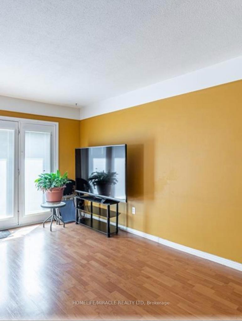 Photo 4 of Unit 12, 669 Osgoode Drive, London, South Y — HOMEH