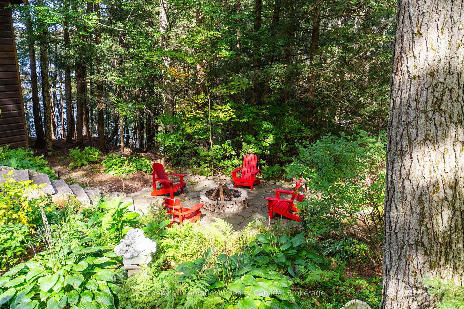 Photo 5 of 1058 Timber Trail, Bracebridge, Oakley — HOMEH