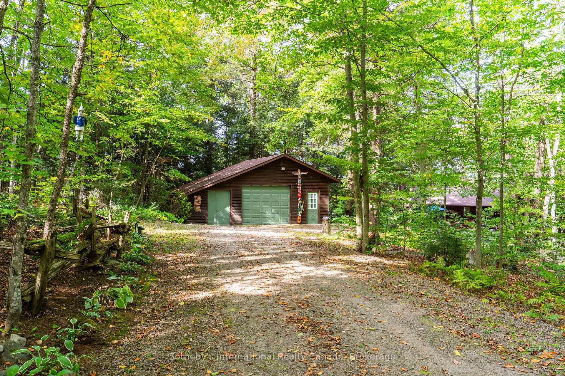 Photo 8 of 1058 Timber Trail, Bracebridge, Oakley — HOMEH