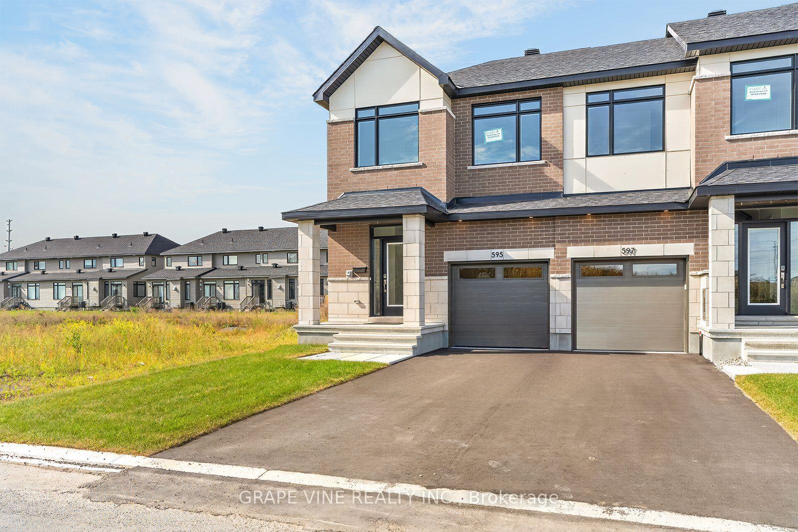 Photo 2 of 595 Arbia Ridge, Ottawa, Kanata - Emerald Meadows/Trailwest — HOMEH