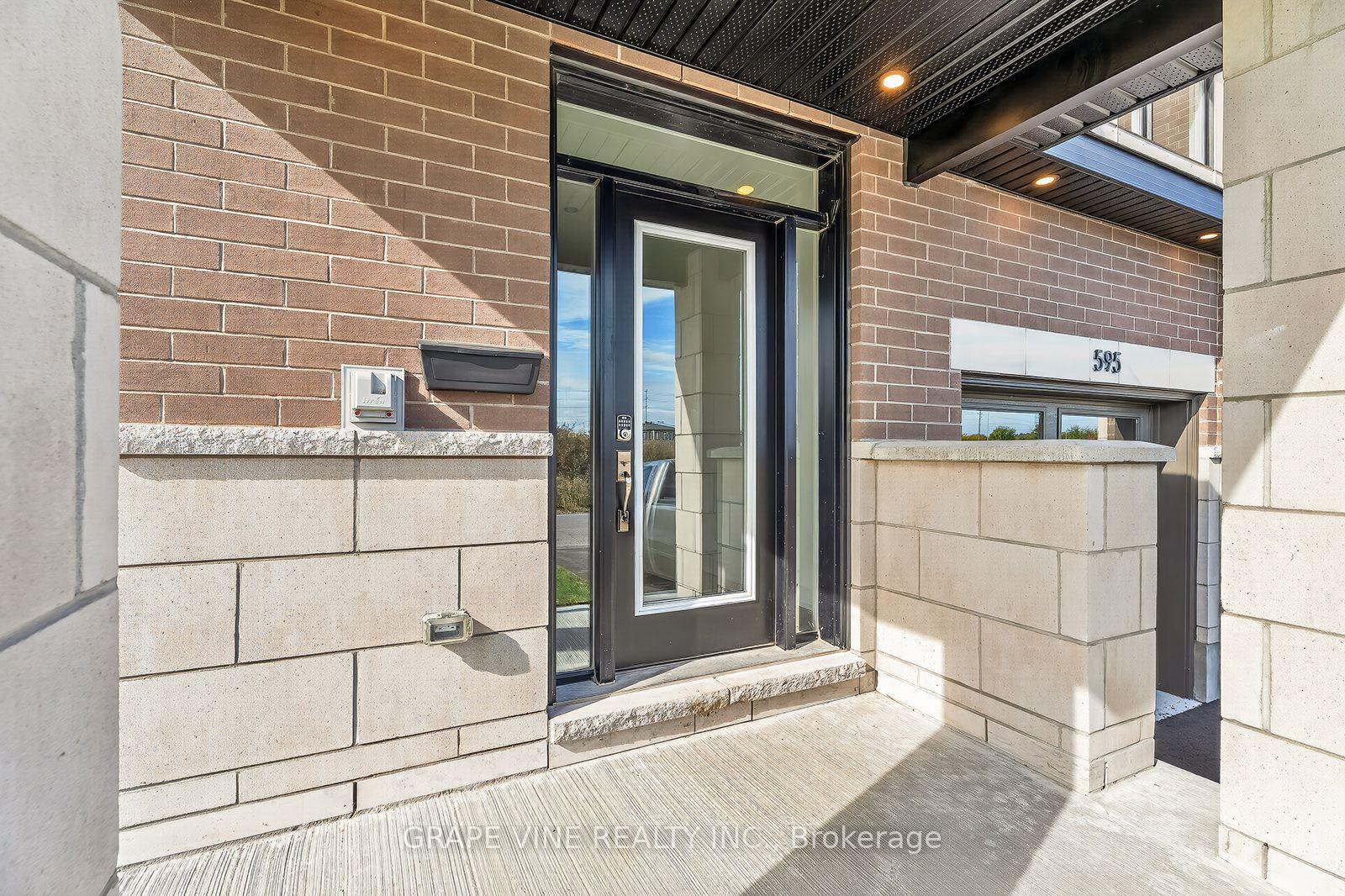 Photo 4 of 595 Arbia Ridge, Ottawa, Kanata - Emerald Meadows/Trailwest — HOMEH