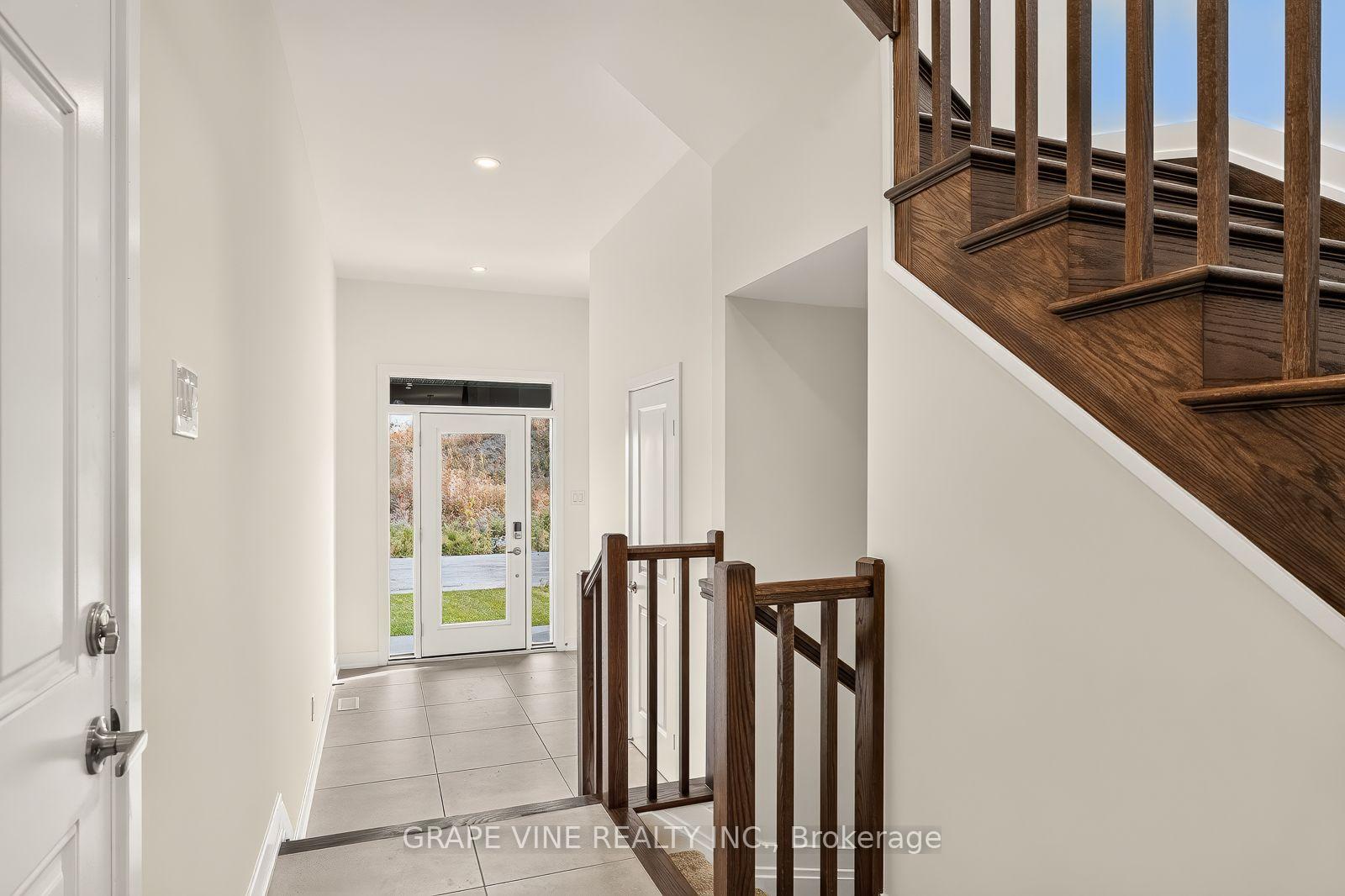Photo 5 of 595 Arbia Ridge, Ottawa, Kanata - Emerald Meadows/Trailwest — HOMEH