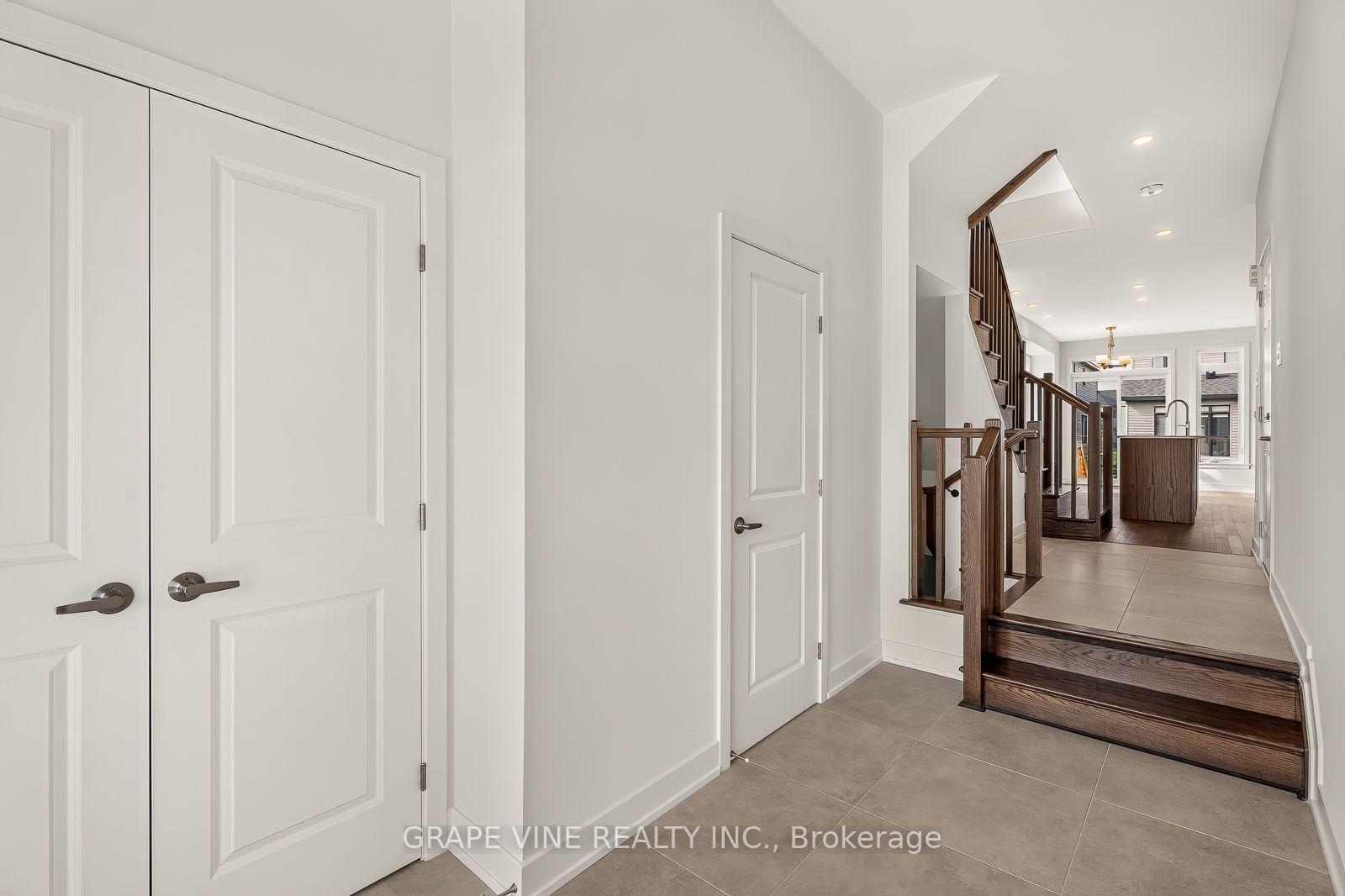 Photo 6 of 595 Arbia Ridge, Ottawa, Kanata - Emerald Meadows/Trailwest — HOMEH