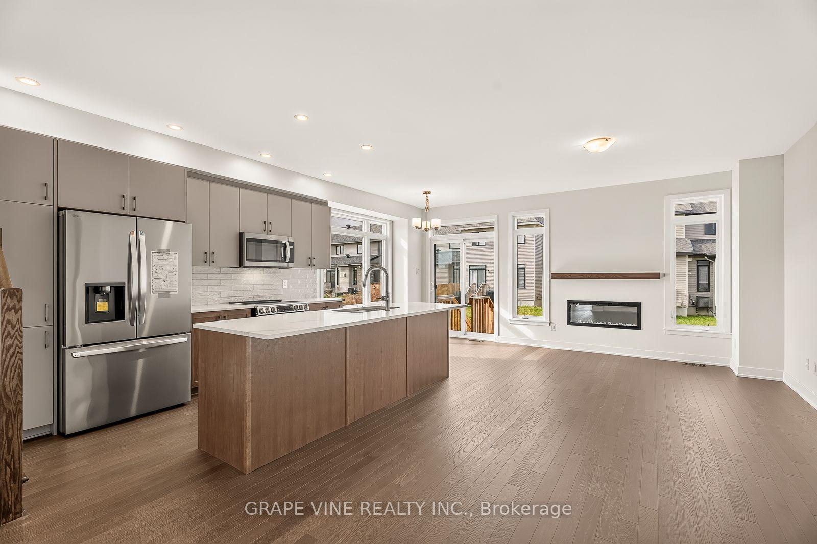 Photo 9 of 595 Arbia Ridge, Ottawa, Kanata - Emerald Meadows/Trailwest — HOMEH