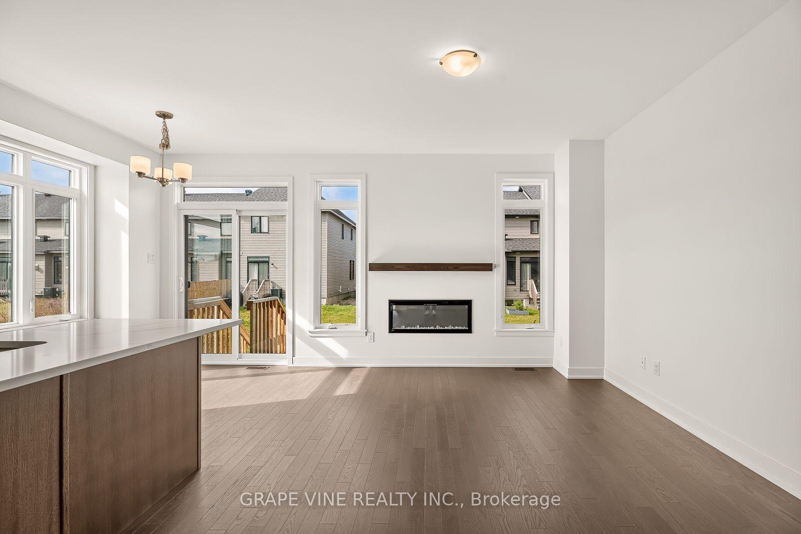 Photo 12 of 595 Arbia Ridge, Ottawa, Kanata - Emerald Meadows/Trailwest — HOMEH
