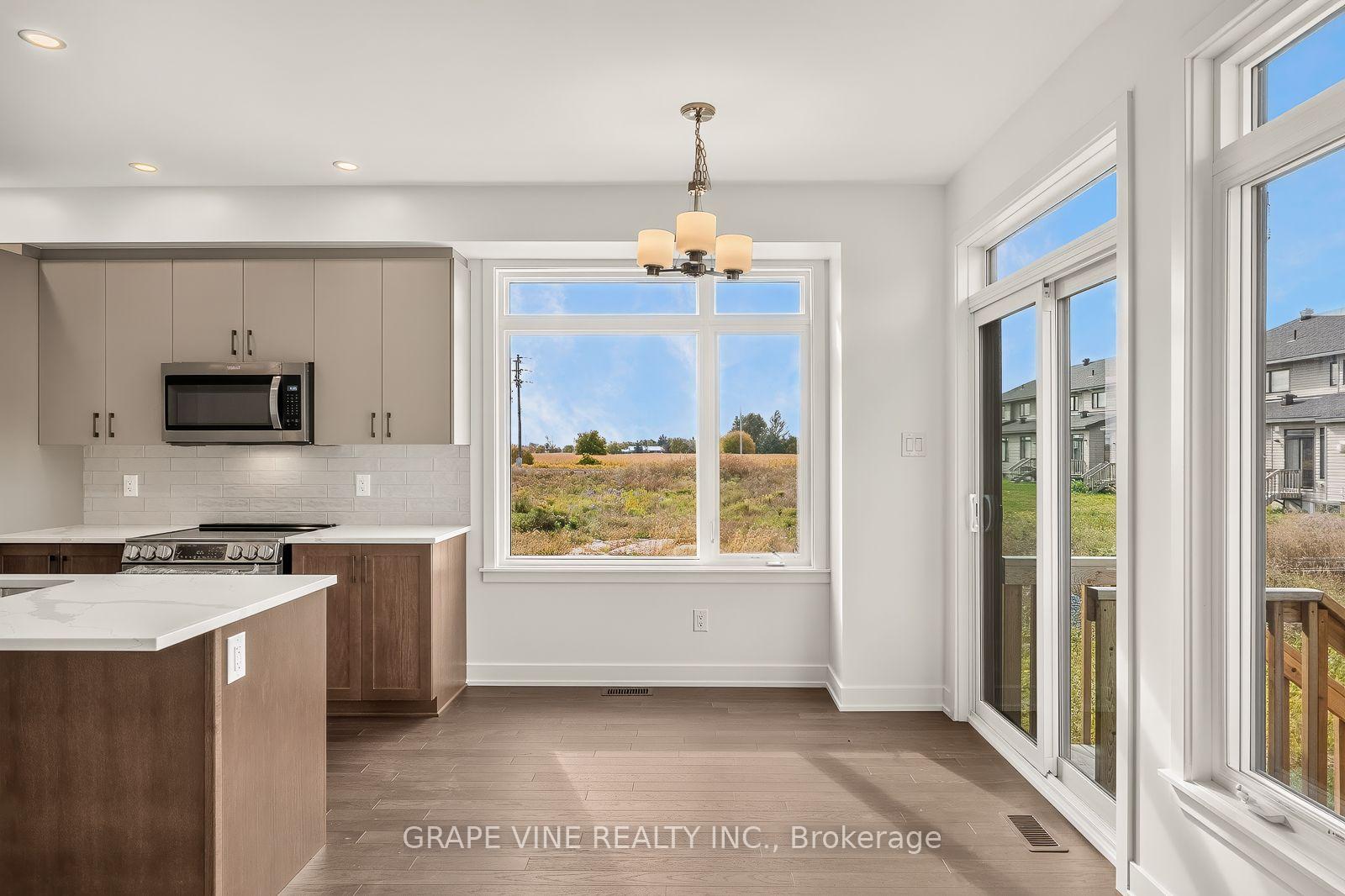 Photo 14 of 595 Arbia Ridge, Ottawa, Kanata - Emerald Meadows/Trailwest — HOMEH