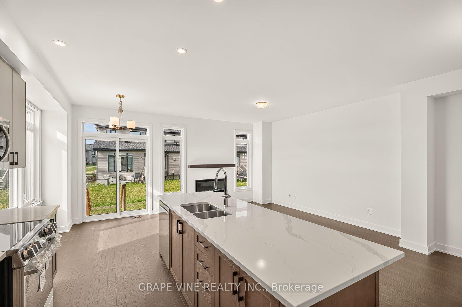Photo 17 of 595 Arbia Ridge, Ottawa, Kanata - Emerald Meadows/Trailwest — HOMEH