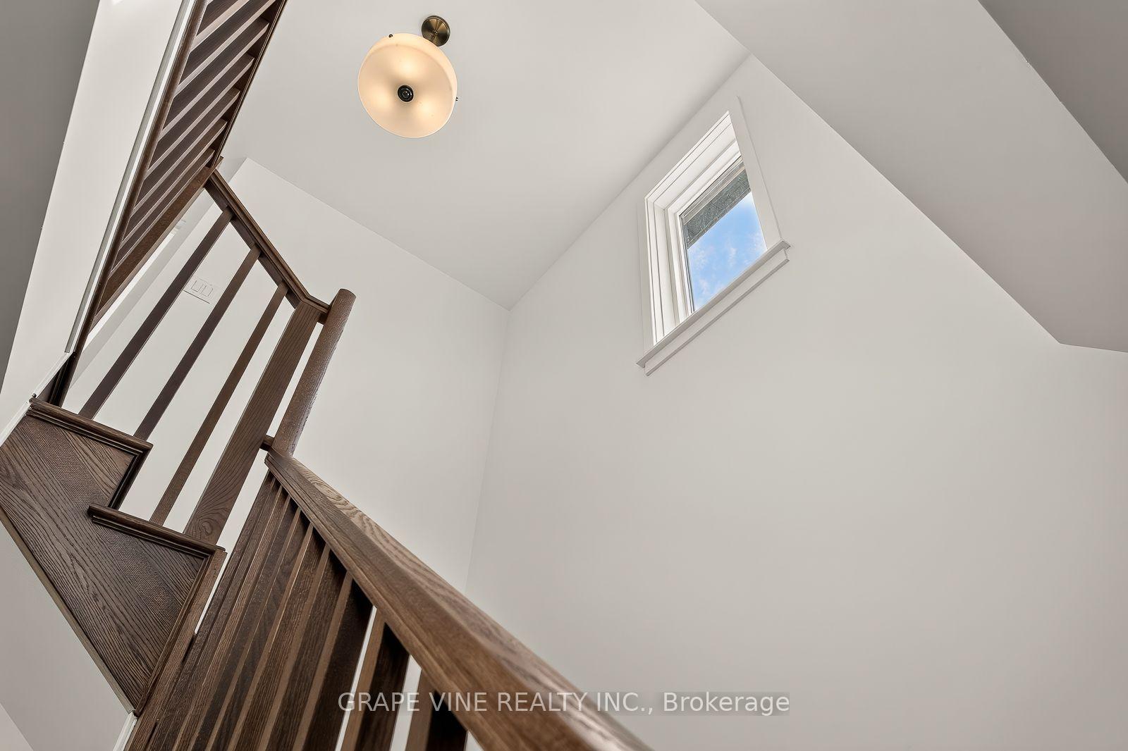 Photo 20 of 595 Arbia Ridge, Ottawa, Kanata - Emerald Meadows/Trailwest — HOMEH