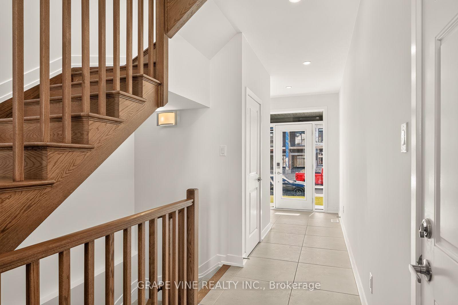 Photo 4 of 738 Caminar Terrace, Ottawa, Kanata - Emerald Meadows/Trailwest — HOMEH
