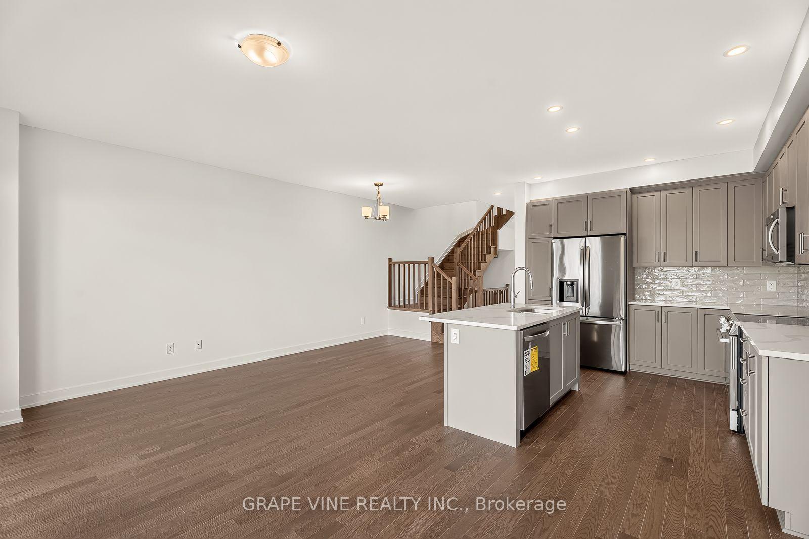 Photo 14 of 738 Caminar Terrace, Ottawa, Kanata - Emerald Meadows/Trailwest — HOMEH