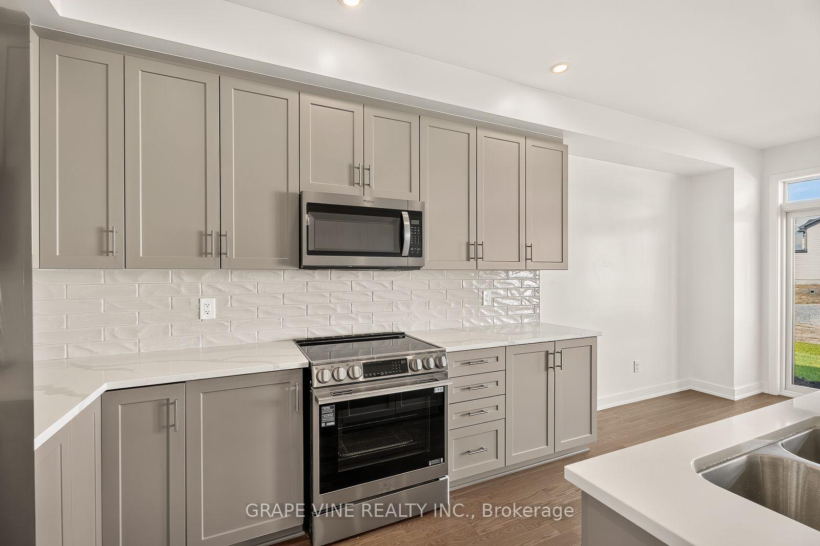 Photo 19 of 738 Caminar Terrace, Ottawa, Kanata - Emerald Meadows/Trailwest — HOMEH
