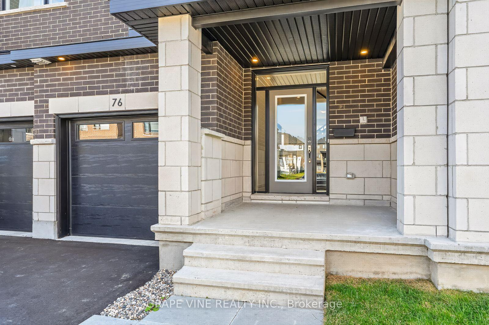 Photo 3 of 76 San Felice Circle, Ottawa, Kanata - Emerald Meadows/Trailwest — HOMEH