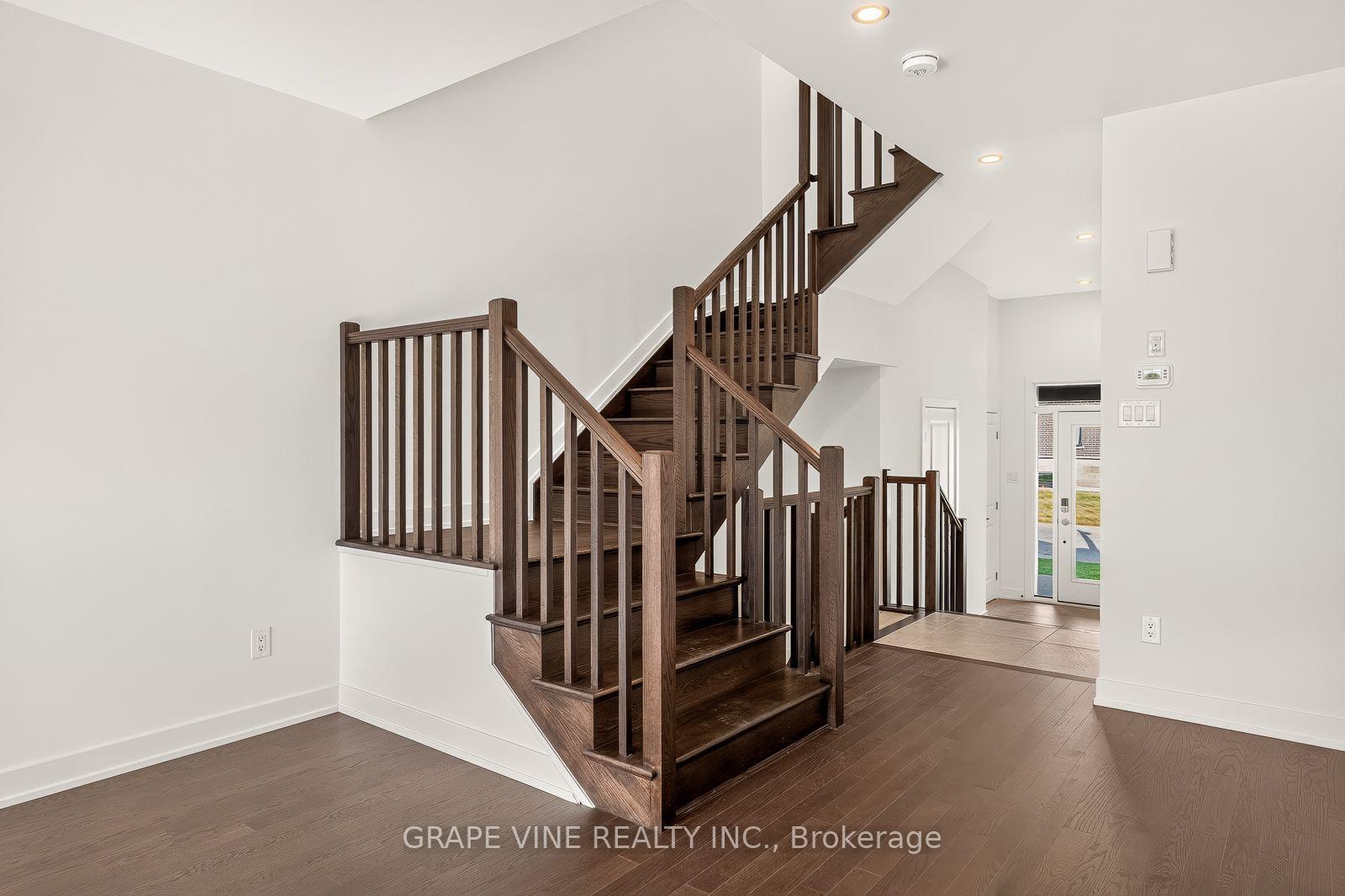 Photo 18 of 76 San Felice Circle, Ottawa, Kanata - Emerald Meadows/Trailwest — HOMEH