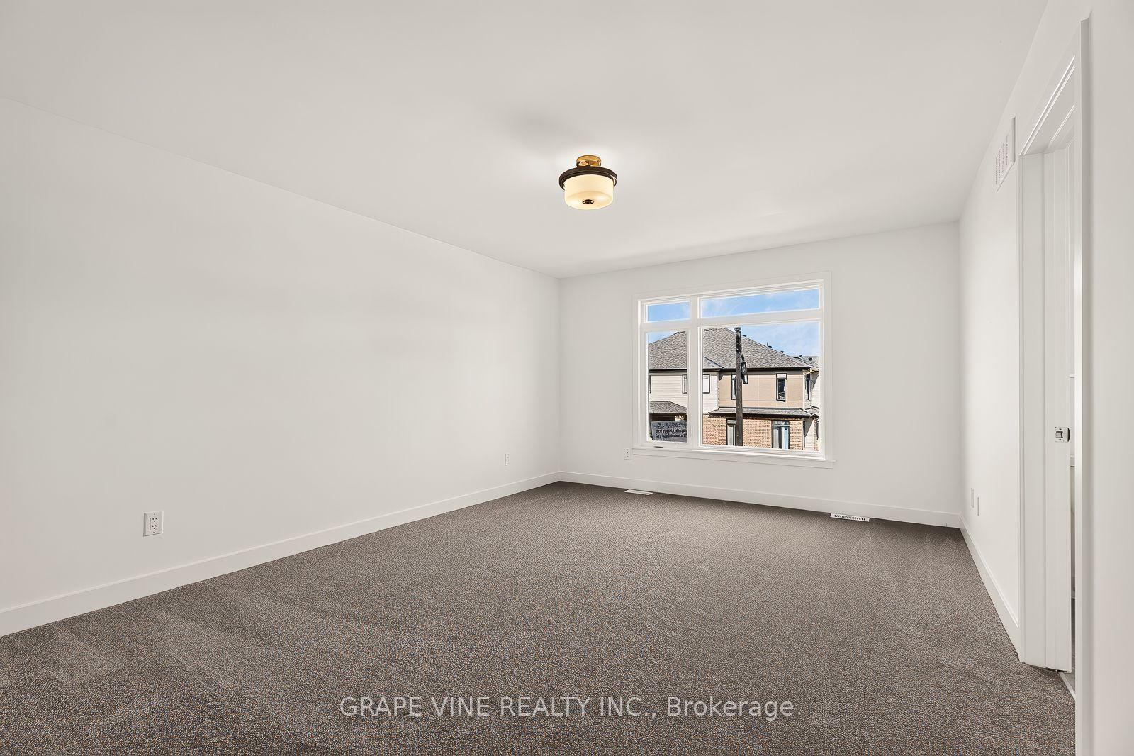 Photo 19 of 76 San Felice Circle, Ottawa, Kanata - Emerald Meadows/Trailwest — HOMEH