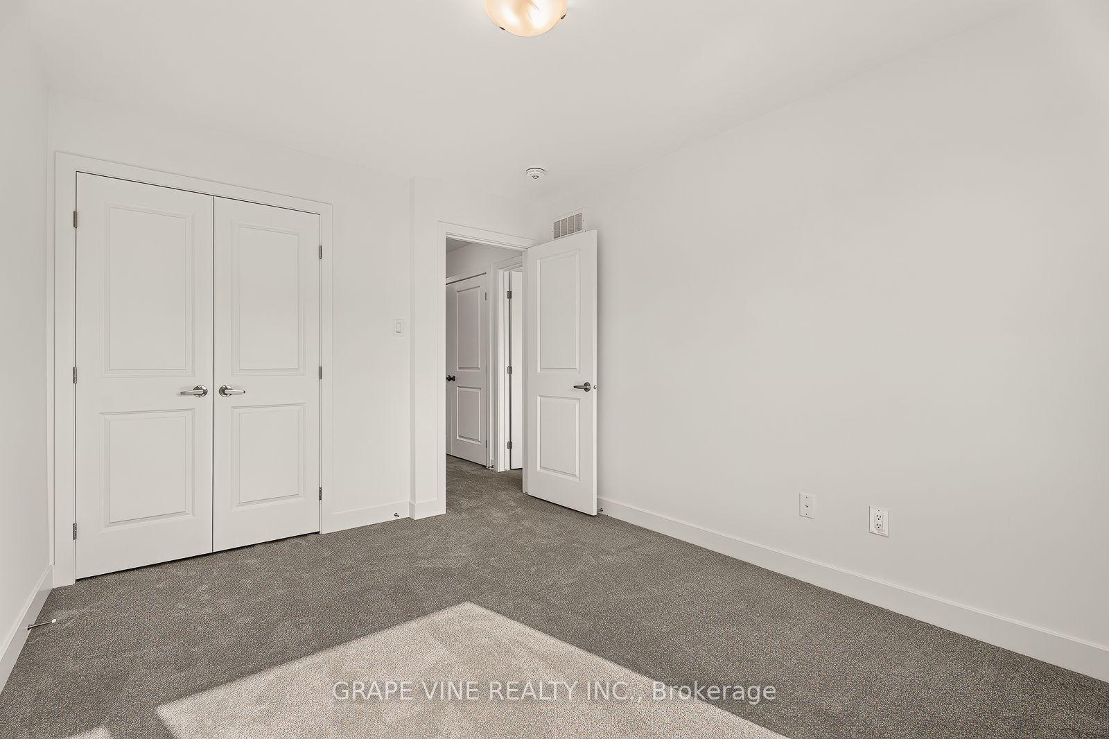 Photo 26 of 76 San Felice Circle, Ottawa, Kanata - Emerald Meadows/Trailwest — HOMEH