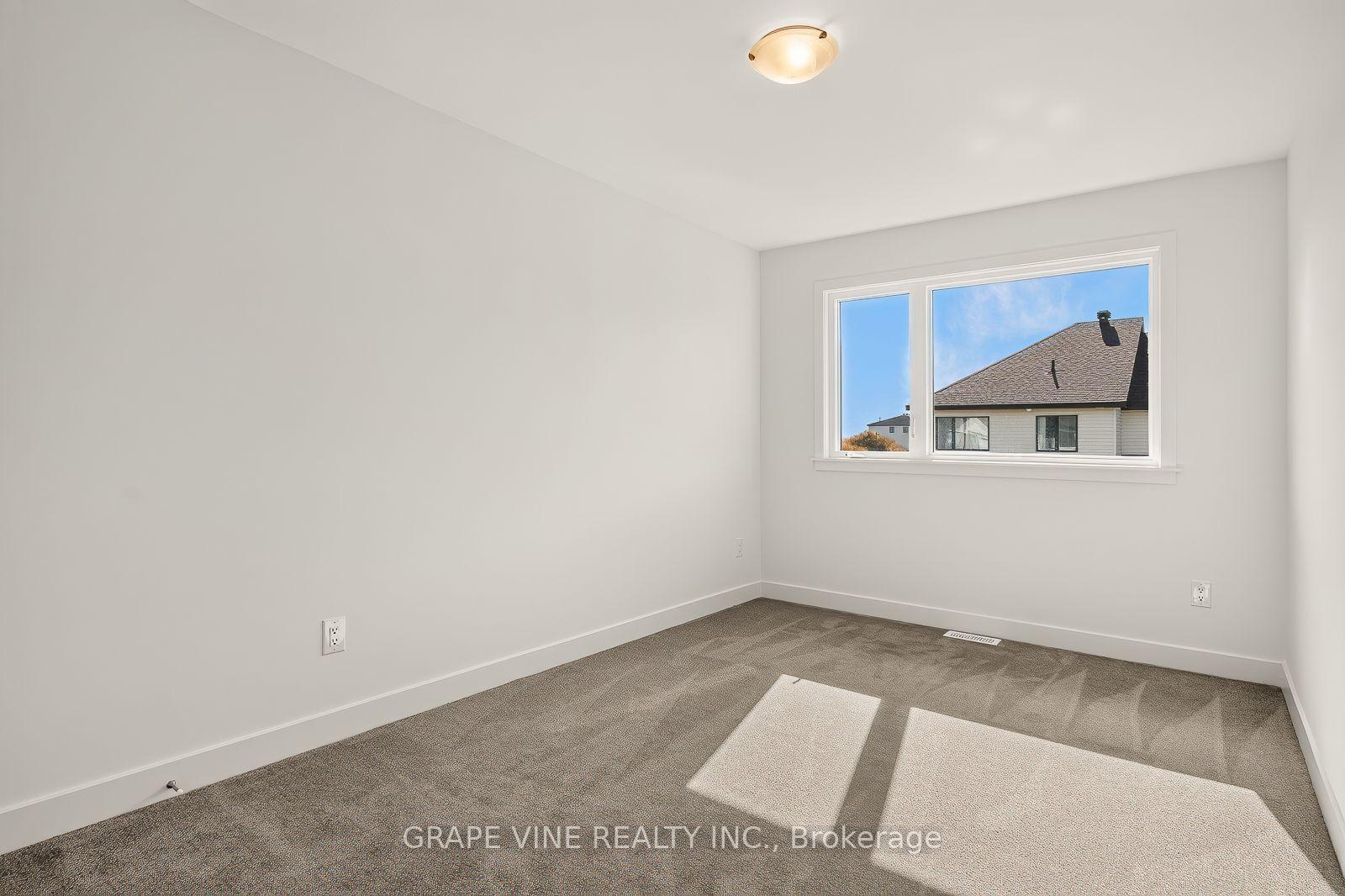 Photo 28 of 76 San Felice Circle, Ottawa, Kanata - Emerald Meadows/Trailwest — HOMEH
