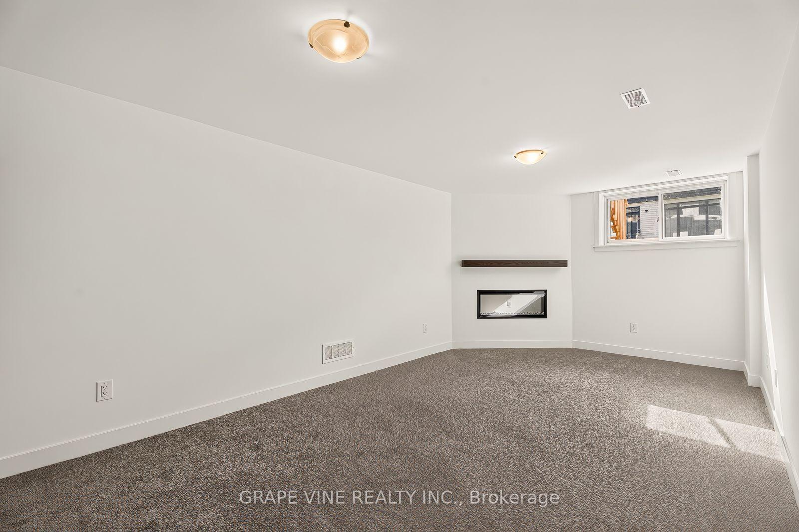 Photo 32 of 76 San Felice Circle, Ottawa, Kanata - Emerald Meadows/Trailwest — HOMEH