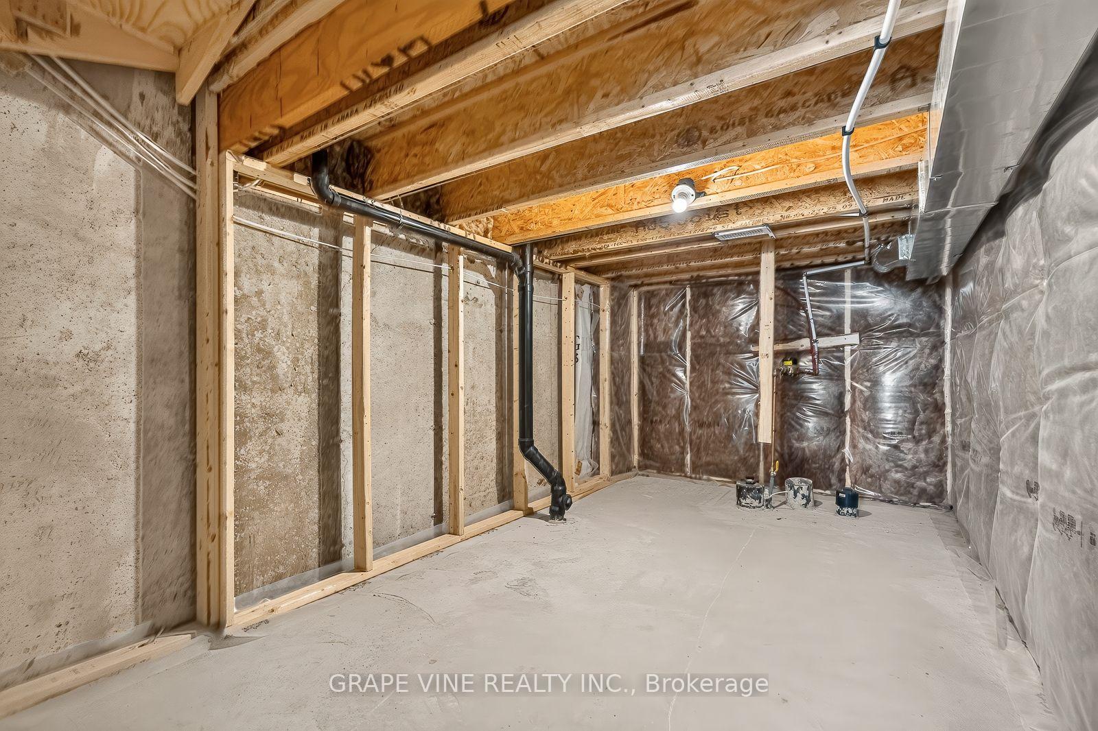Photo 34 of 76 San Felice Circle, Ottawa, Kanata - Emerald Meadows/Trailwest — HOMEH