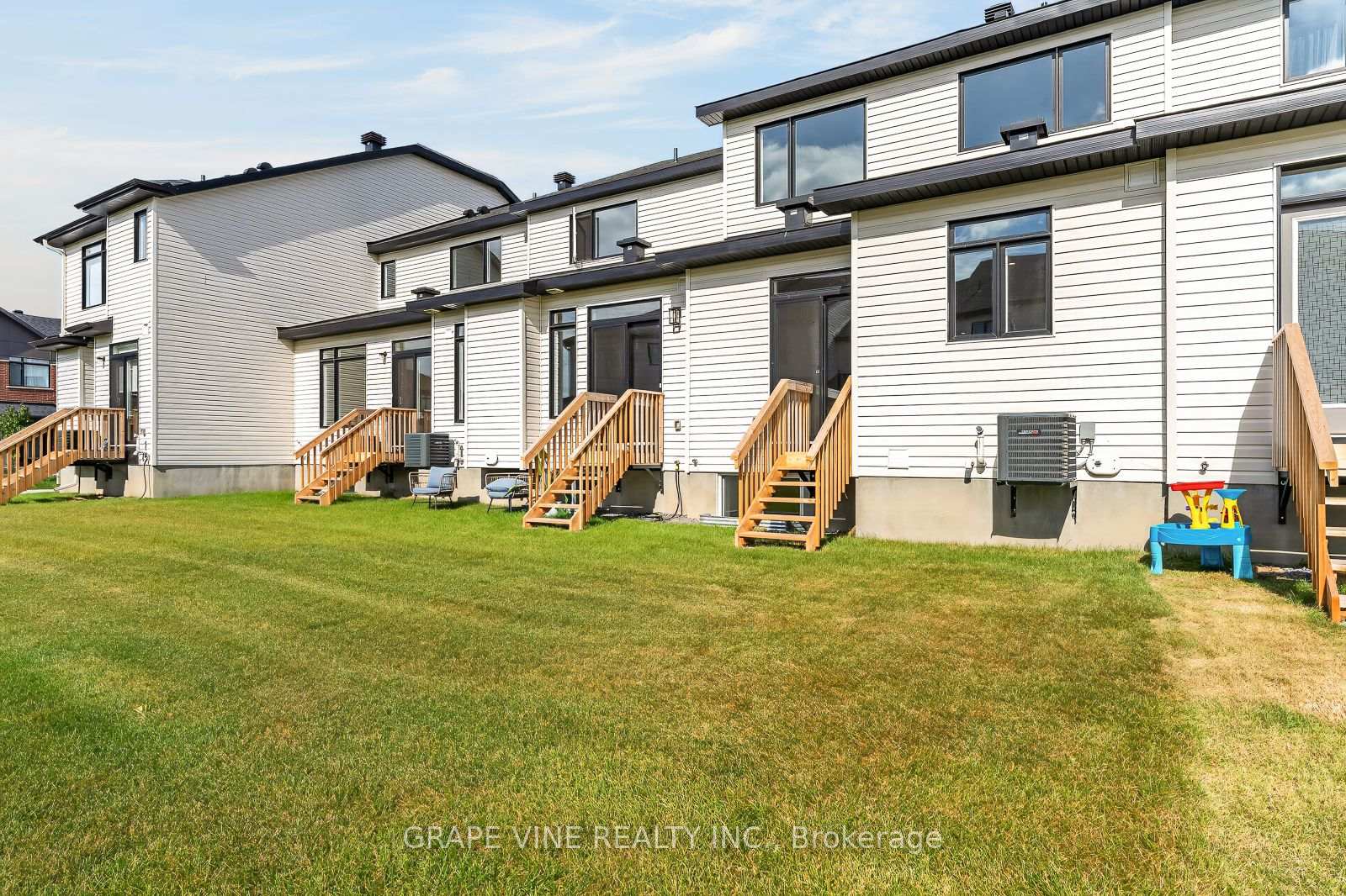 Photo 35 of 76 San Felice Circle, Ottawa, Kanata - Emerald Meadows/Trailwest — HOMEH