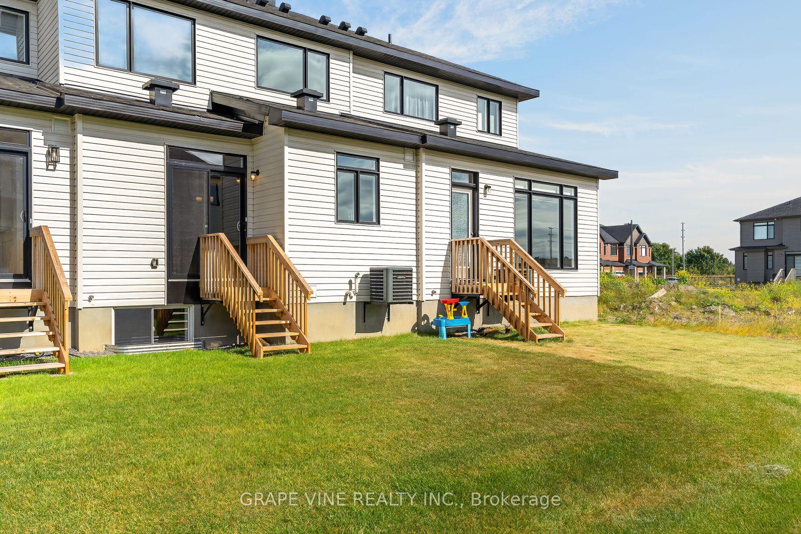 Photo 36 of 76 San Felice Circle, Ottawa, Kanata - Emerald Meadows/Trailwest — HOMEH