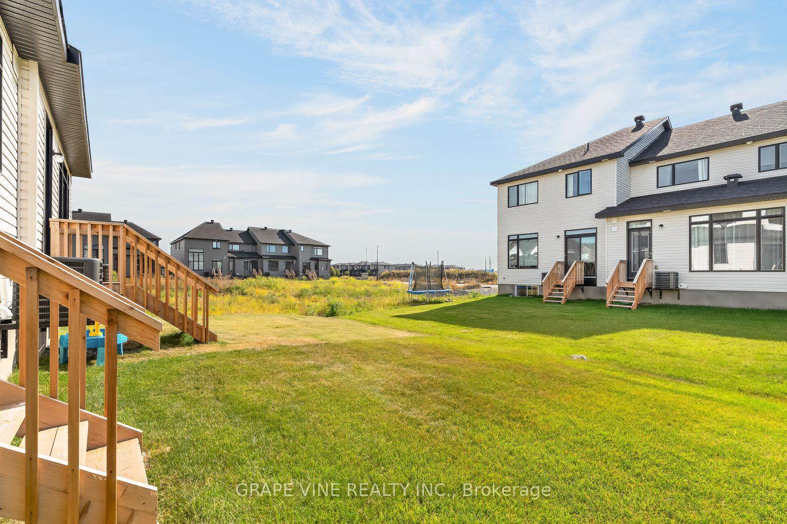 Photo 37 of 76 San Felice Circle, Ottawa, Kanata - Emerald Meadows/Trailwest — HOMEH