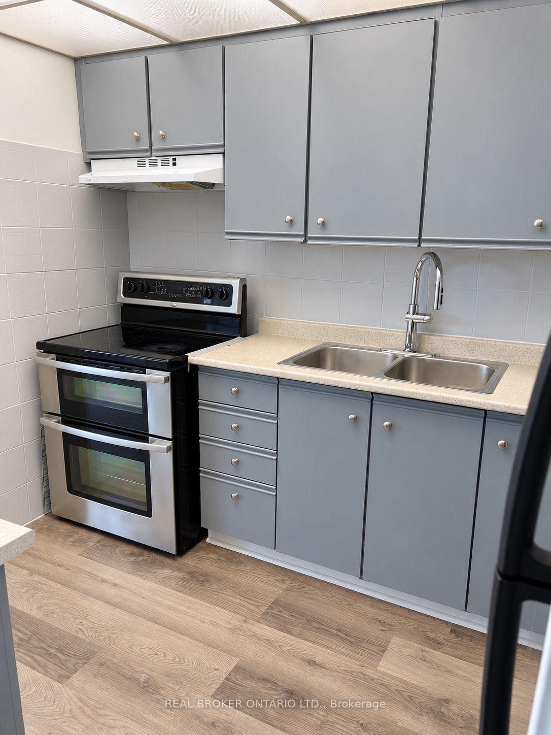 Photo 3 of Unit 414, 455 Sentinel Road, North York, York University Heights — HOMEH